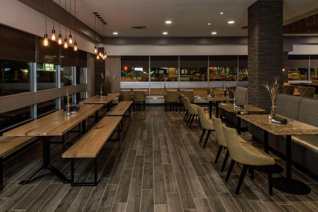 Hilton Winnipeg Airport Suites, photo 4