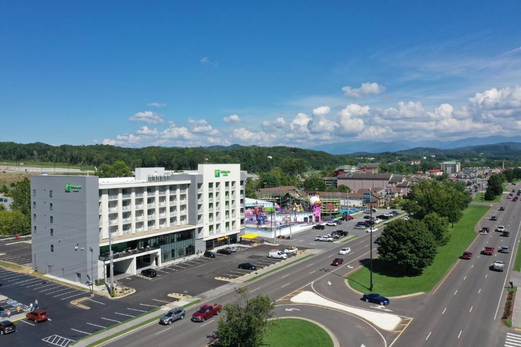 Holiday Inn & Suites Pigeon Forge Convention Center by IHG, photo 4