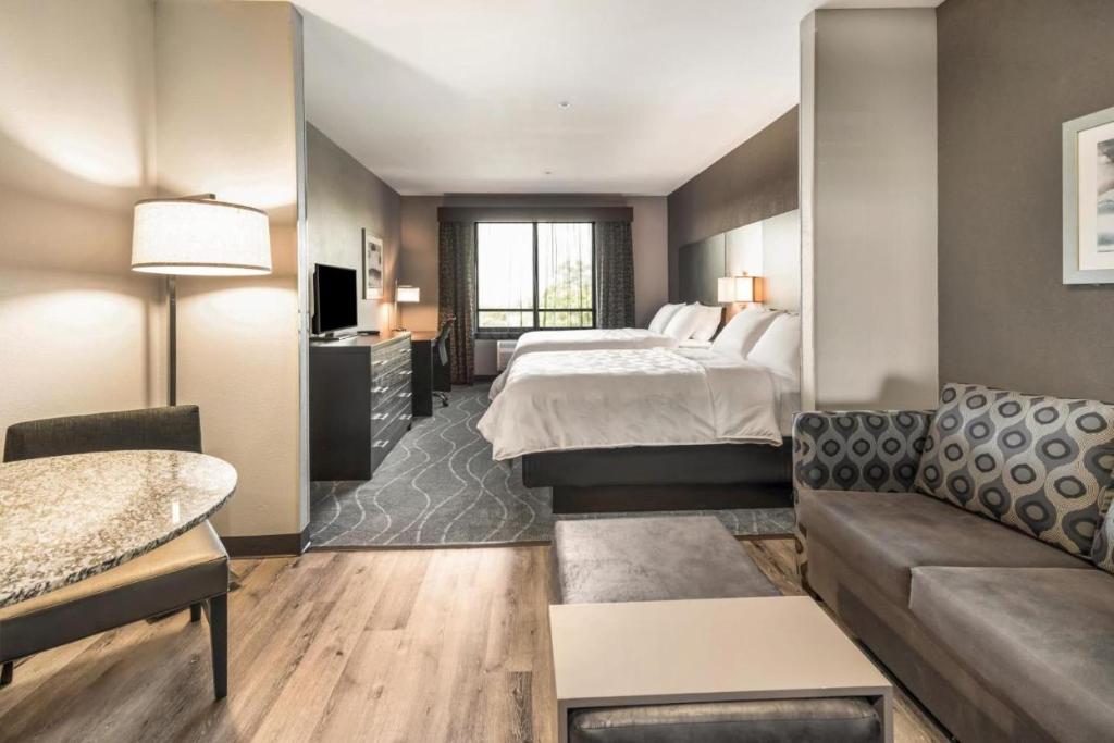 Holiday Inn & Suites Silicon Valley - Milpitas by IHG, photo 3