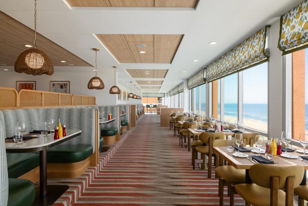 Holiday Inn & Suites Virginia Beach - North Beach by IHG, photo 3