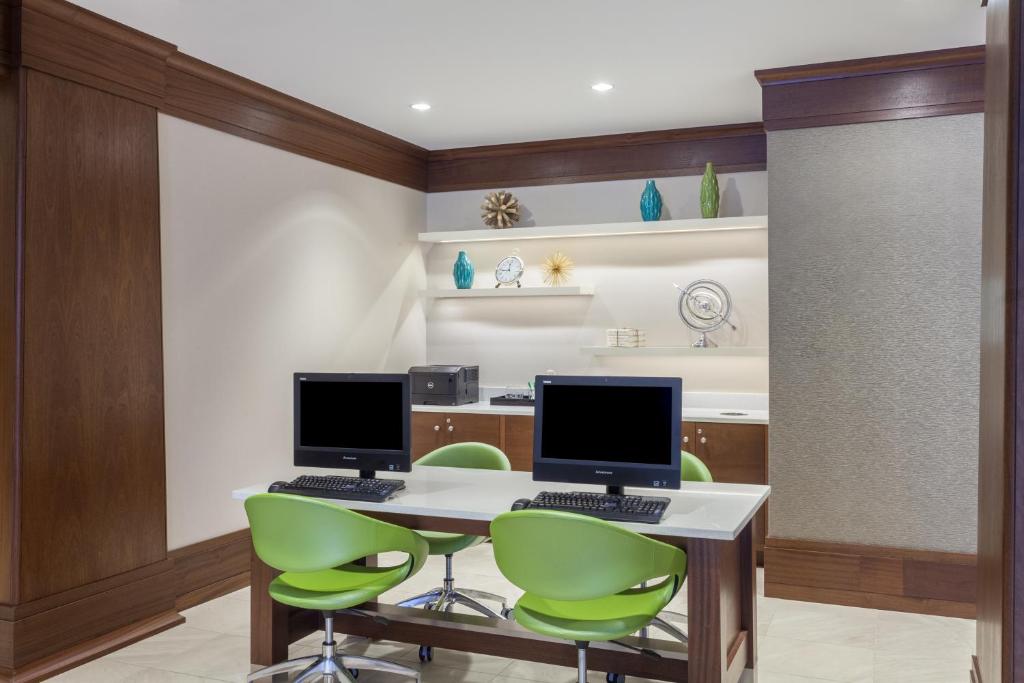 Holiday Inn Express & Suites Charlottesville by IHG, photo 3