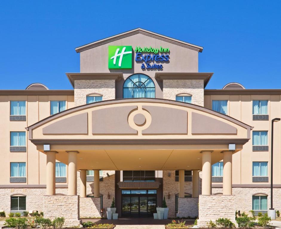 Holiday Inn Express & Suites Dallas East - Fair Park, photo 1