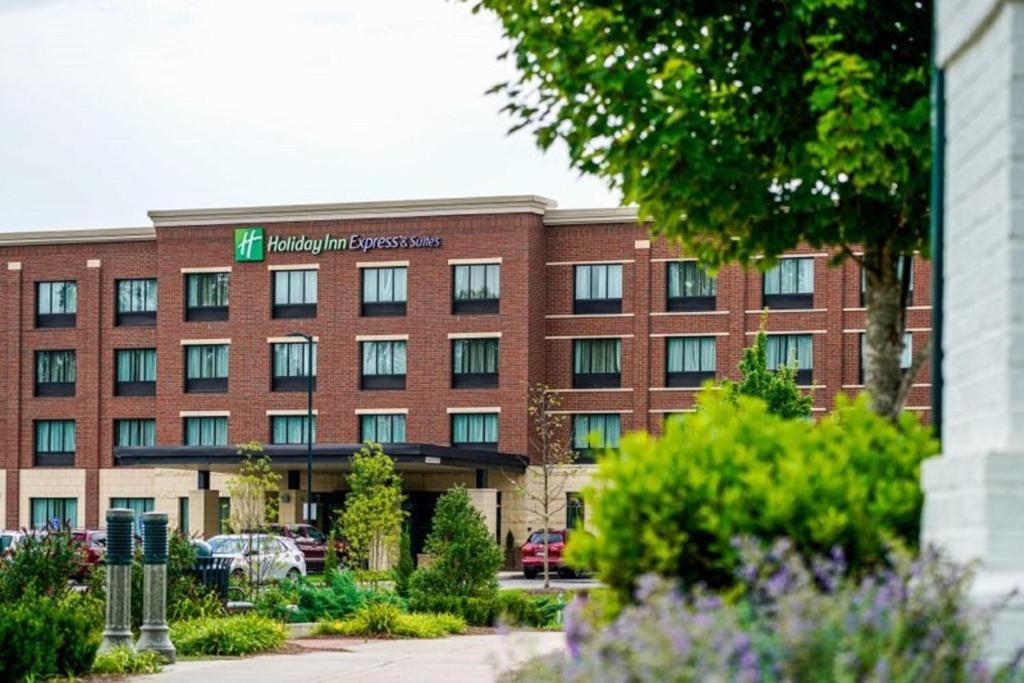 Holiday Inn Express & Suites Franklin - Berry Farms by IHG, photo 2