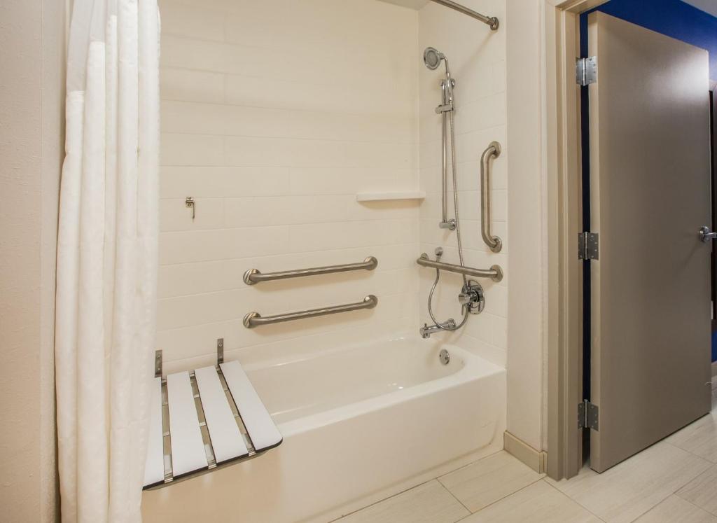 Holiday Inn Express & Suites - Meridian - Boise West by IHG, photo 3