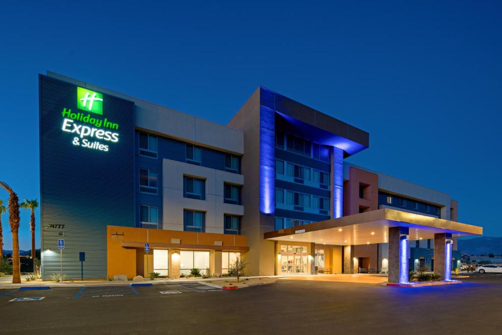 Holiday Inn Express & Suites Palm Desert - Millennium by IHG, photo 1