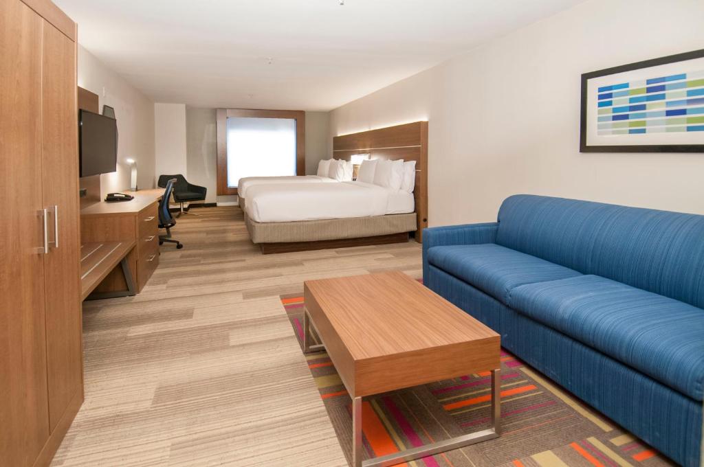 Holiday Inn Express and Suites Plano, photo 2