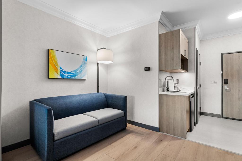 Holiday Inn Express & Suites-Santa Cruz, photo 4