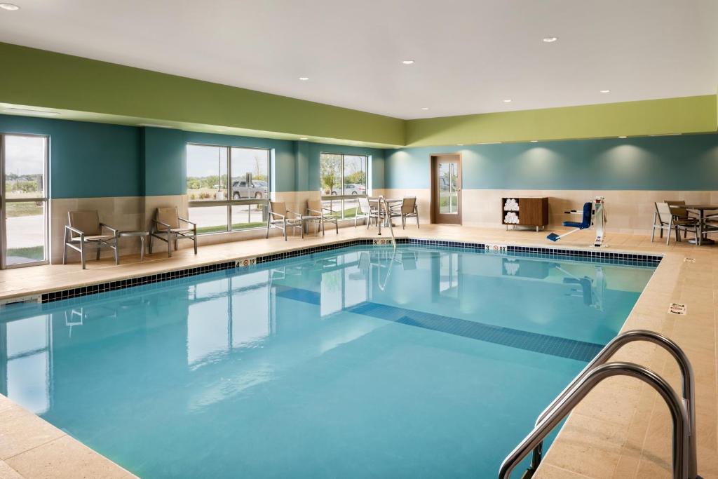 Holiday Inn Express & Suites West Des Moines, photo 4