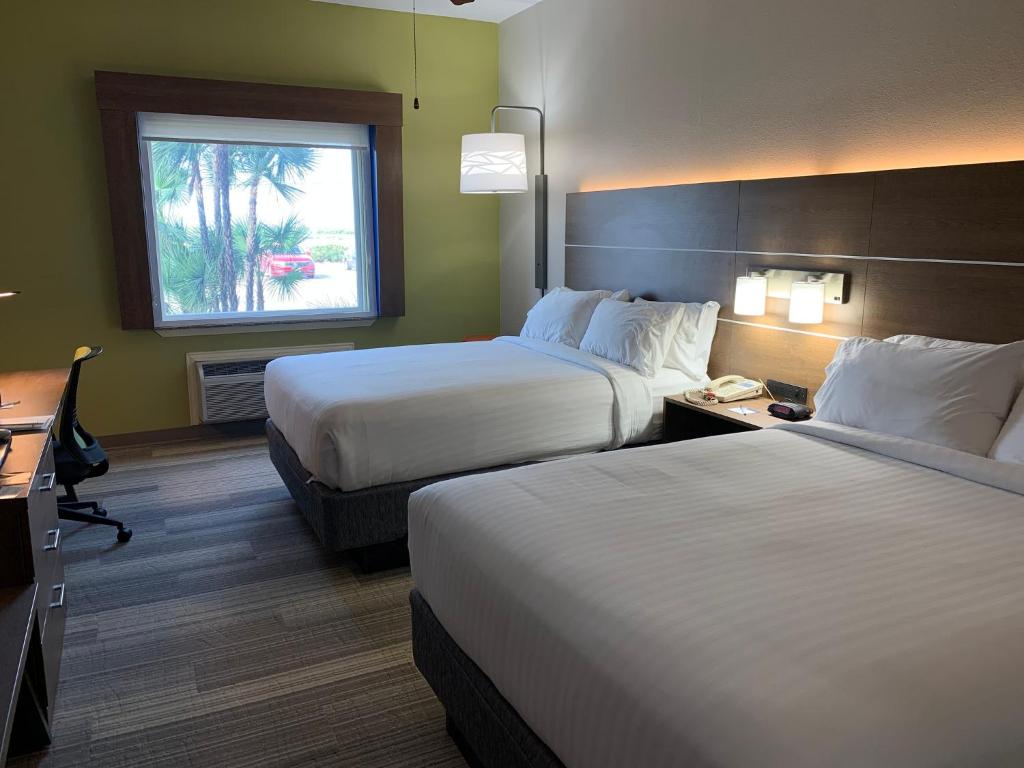 Holiday Inn Express Hotel and Suites South Padre Island by IHG, photo 2