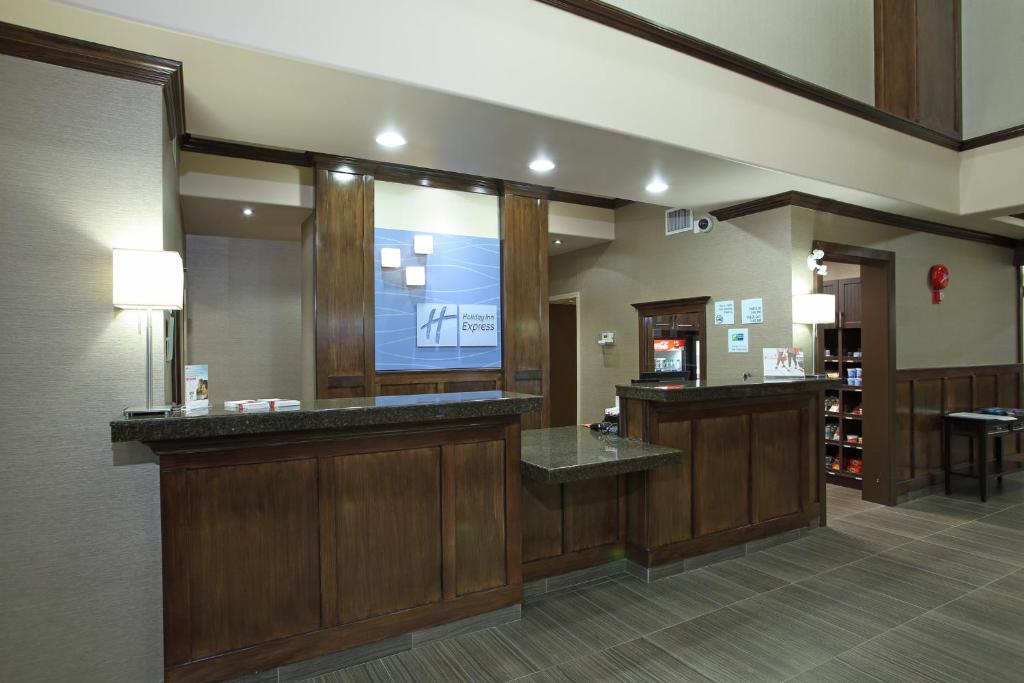 Holiday Inn Express Hotel & Suites Vernon by IHG, photo 3