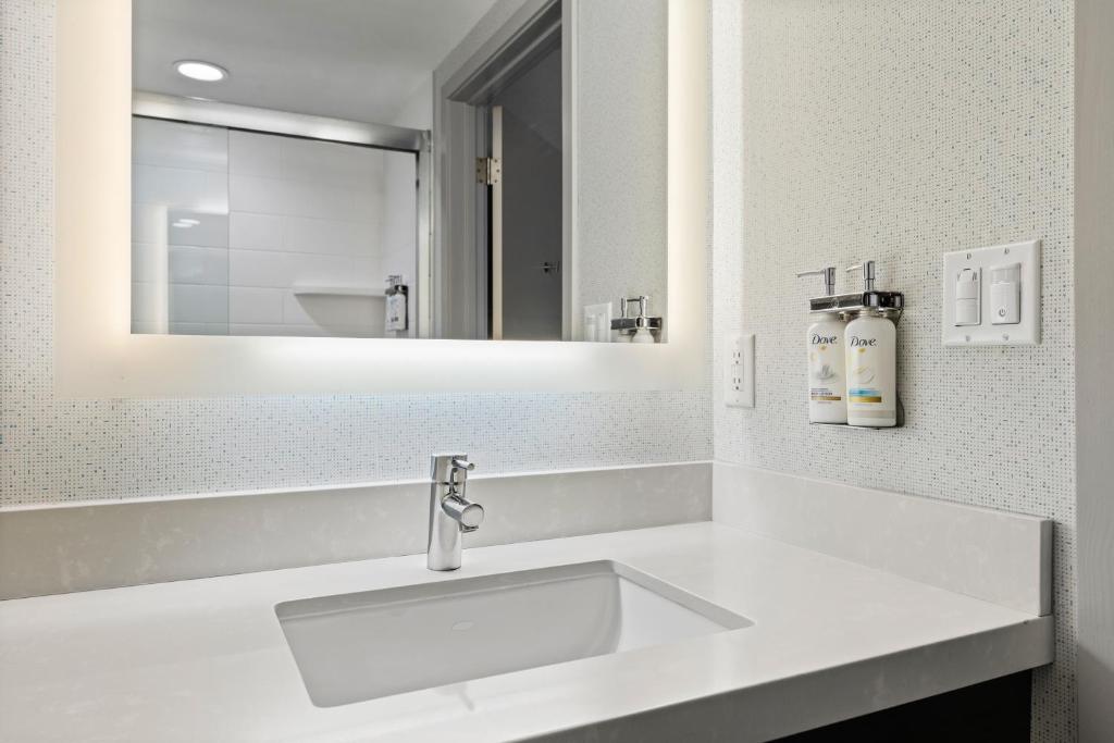 Holiday Inn Express - Sunnyvale - Silicon Valley by IHG, photo 2