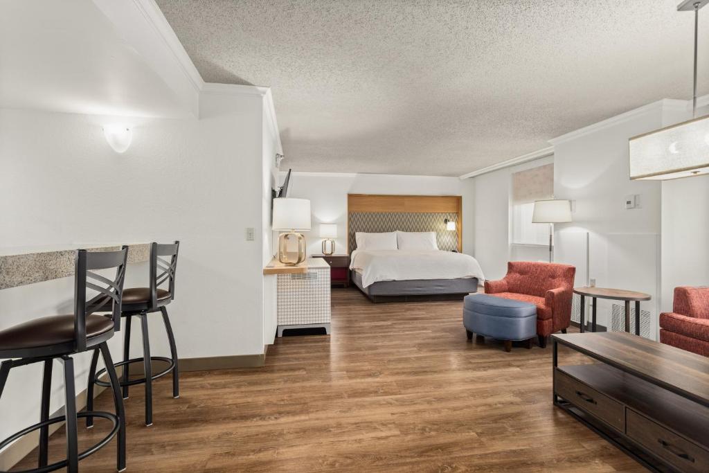 Holiday Inn Tampa Westshore, photo 2