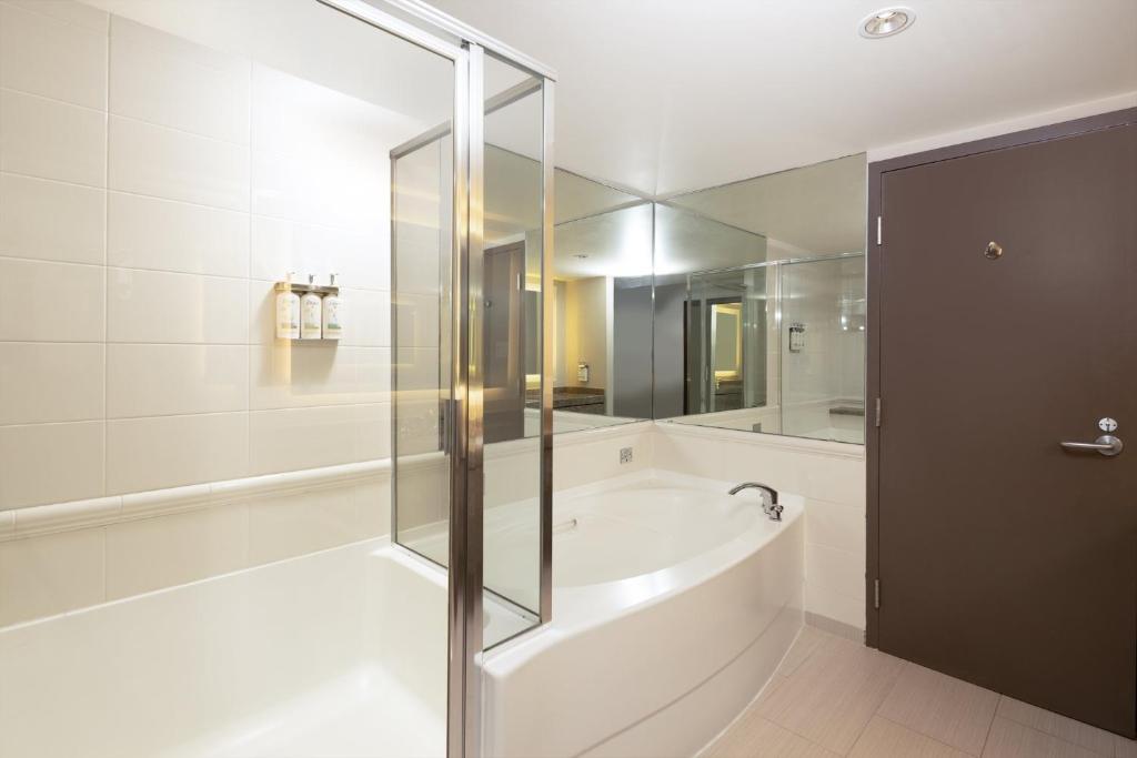 Holiday Inn Vancouver Airport Richmond by IHG, photo 3
