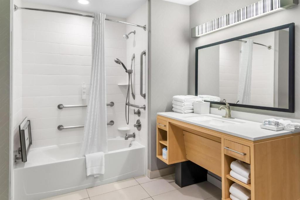 Home2 Suites By Hilton Dallas Grand Prairie, photo 3