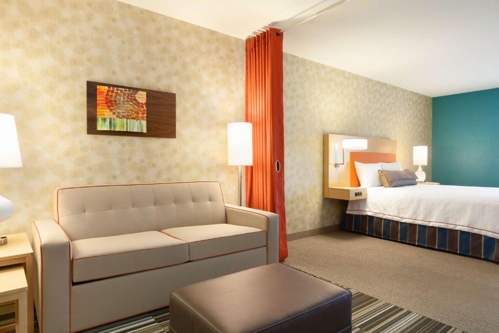 Home2 Suites by Hilton El Paso Airport, photo 2