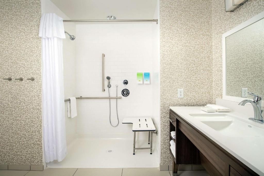 Home2 Suites by Hilton Phoenix Airport South, photo 3