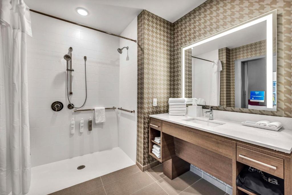 Home2 Suites by Hilton Raleigh West Lenovo Center, photo 2