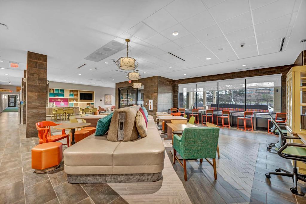 Home2 Suites by Hilton Raleigh West Lenovo Center, photo 4