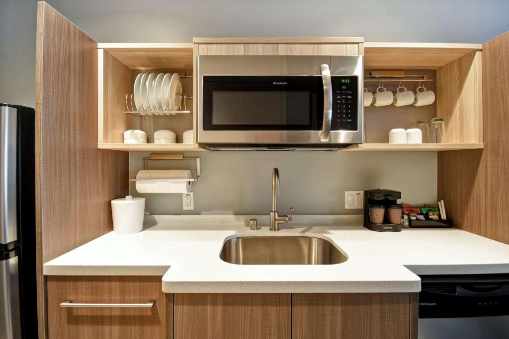 Home2 Suites By Hilton San Francisco Airport North, photo 3