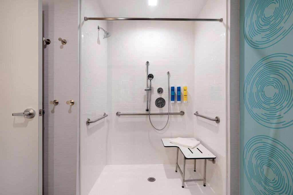 Home2 Suites by Hilton/Tru by Hilton Galveston, photo 2