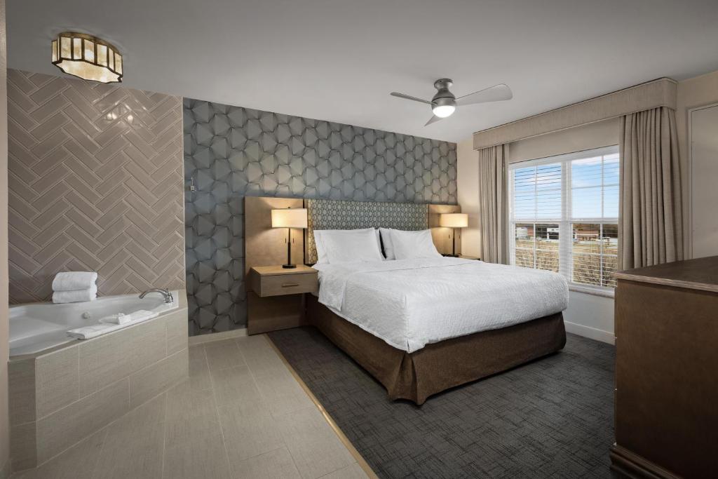 Homewood Suites by Hilton at The Waterfront, photo 2