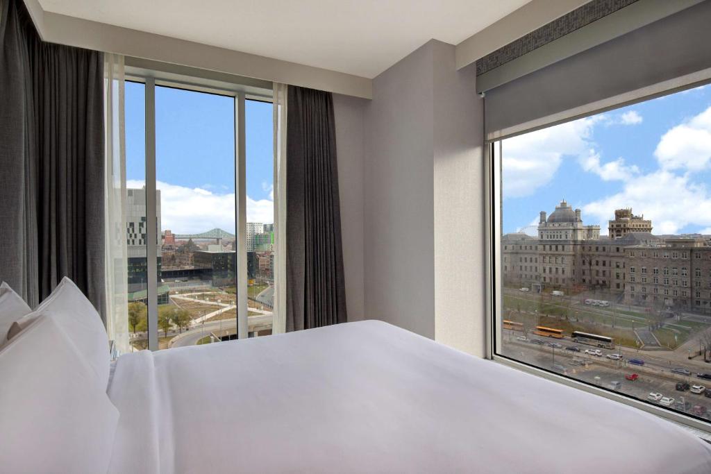 Homewood Suites By Hilton Montreal Downtown, photo 2