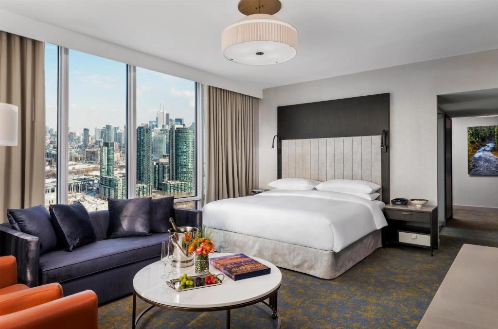 Hotel X Toronto, a Destination by Hyatt Hotel, photo 2