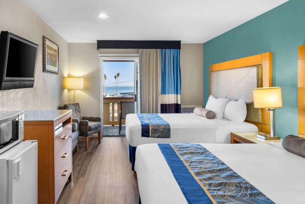 Howard Johnson by Wyndham Santa Cruz, photo 1