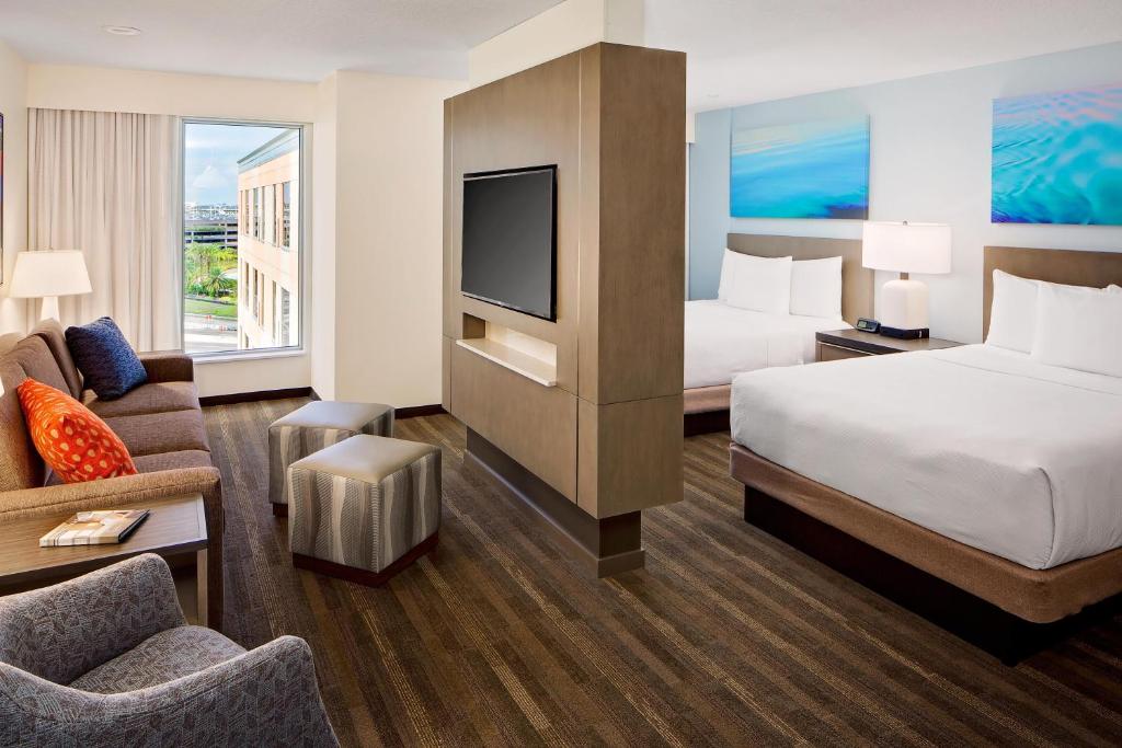 Hyatt House Across From Universal Orlando Resort, photo 1