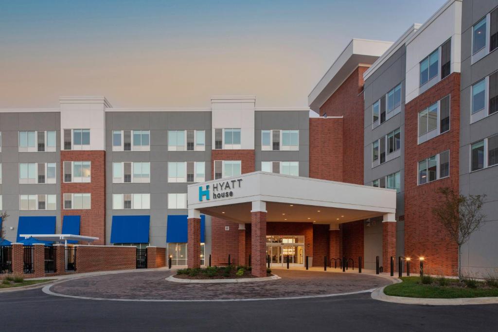 Hyatt House Charlotte / Rea Farms, photo 4