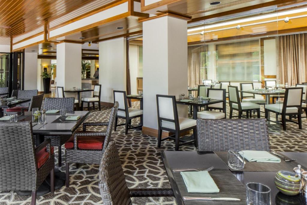 Hyatt Westlake Plaza, photo 1