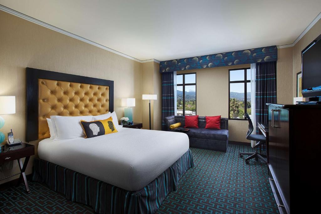 Juniper Cupertino, Curio Collection by Hilton, photo 2