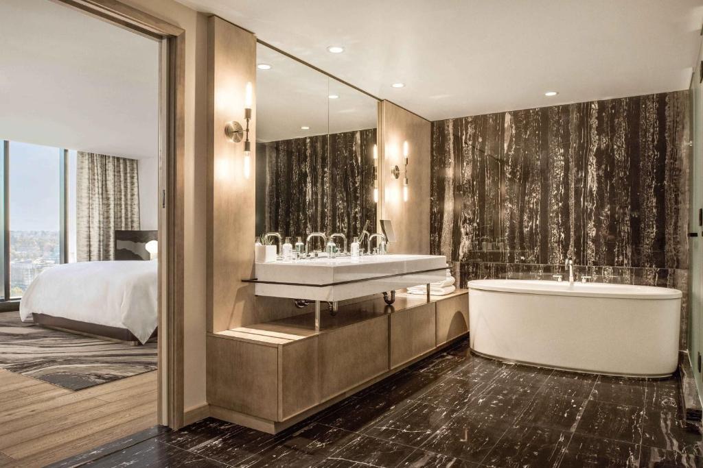 JW Marriott Parq Vancouver, photo 2
