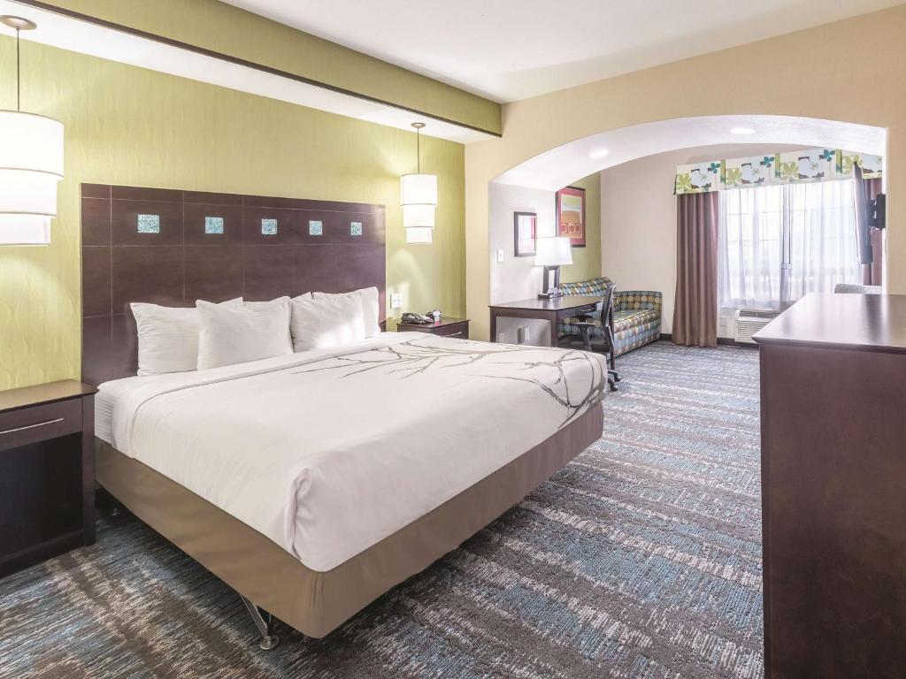 La Quinta by Wyndham Dallas Grand Prairie South, photo 1