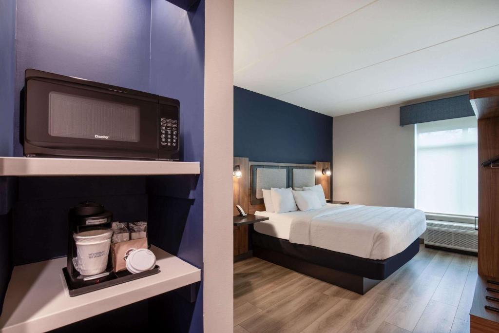 La Quinta Inn & Suites by Wyndham Chattanooga Downtown/South, photo 2