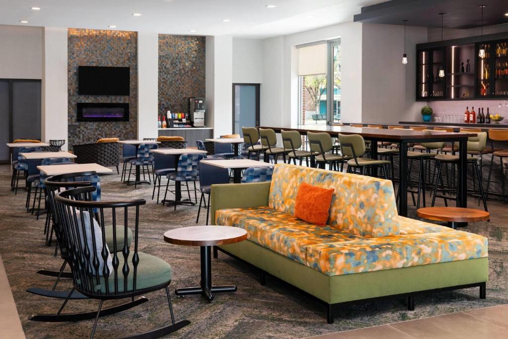 La Quinta Inn & Suites by Wyndham Chattanooga Downtown/South, photo 3