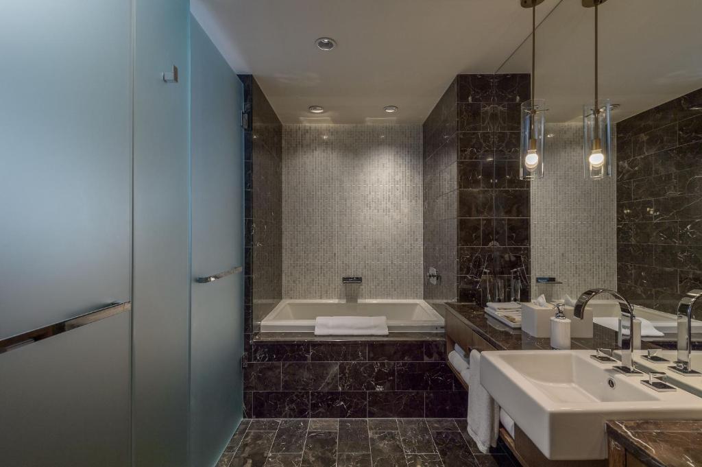 Loden Vancouver, photo 3