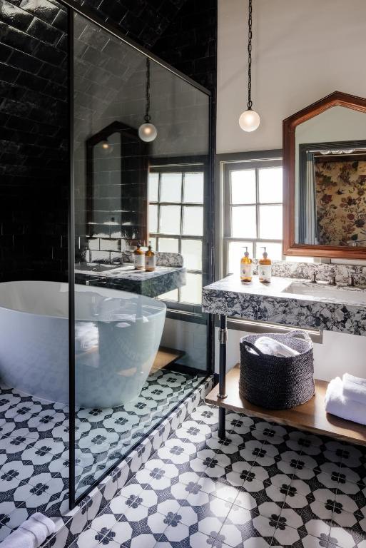 Madrona Manor Wine Country Inn & Restaurant, photo 3
