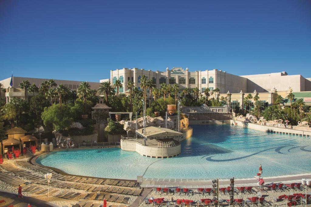 Mandalay Bay East Valet, photo 4