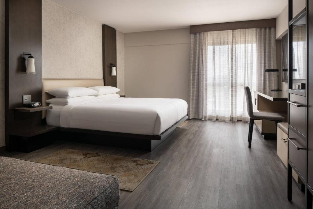 Marriott Riverside at the Convention Center, photo 2