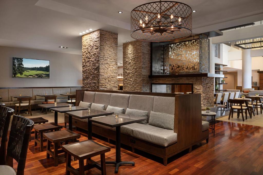 Marriott Riverside at the Convention Center, photo 4