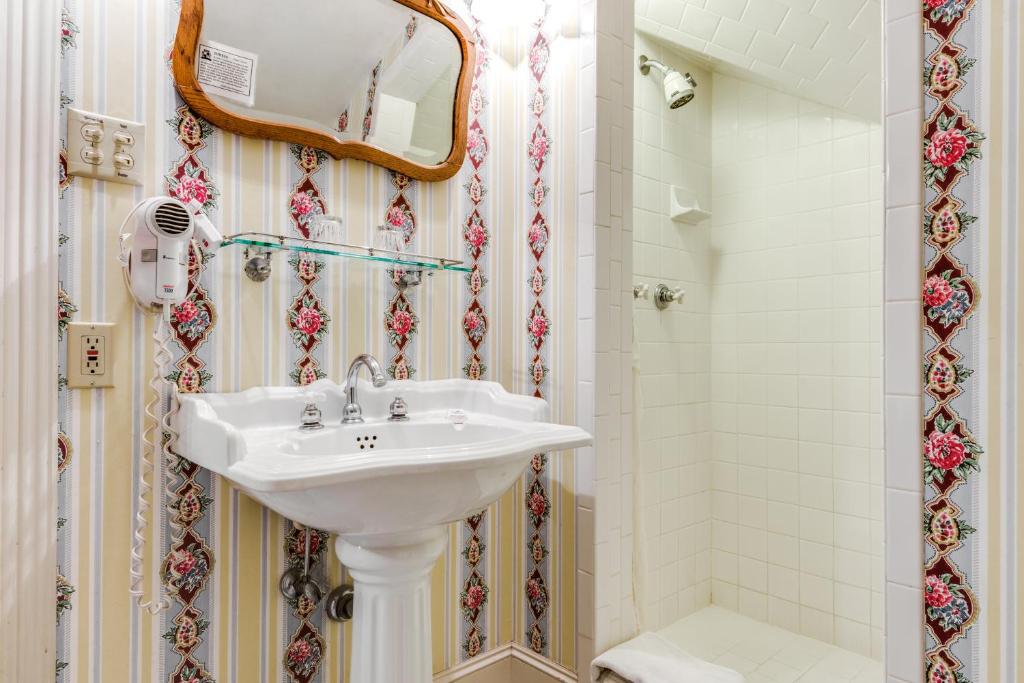 Noble Inns - Oge Inn Riverwalk, photo 3