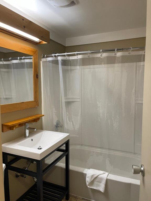 Northern Lights Lodge, photo 2