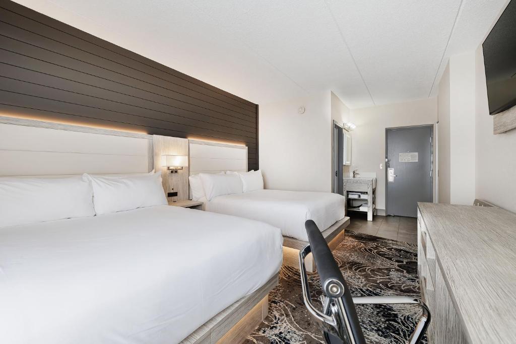 Oakfield Hotel & Suites Rochester, an Ascend Collection Hotel, photo 2