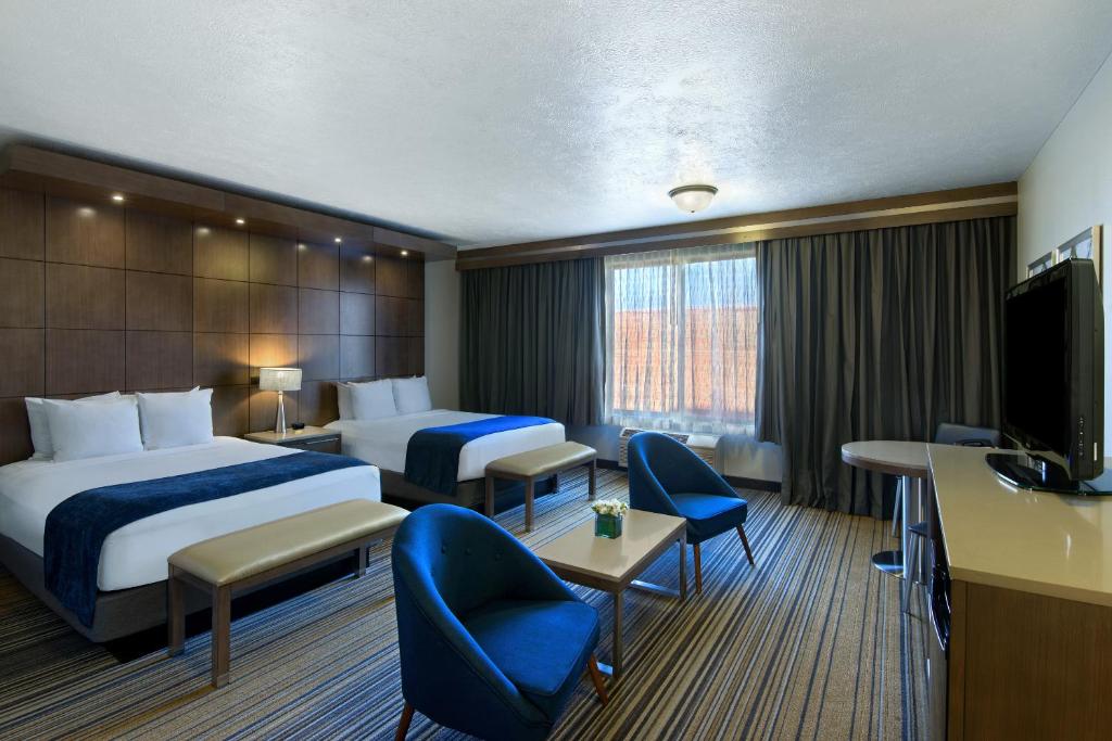 Oxford Suites Spokane, photo 2