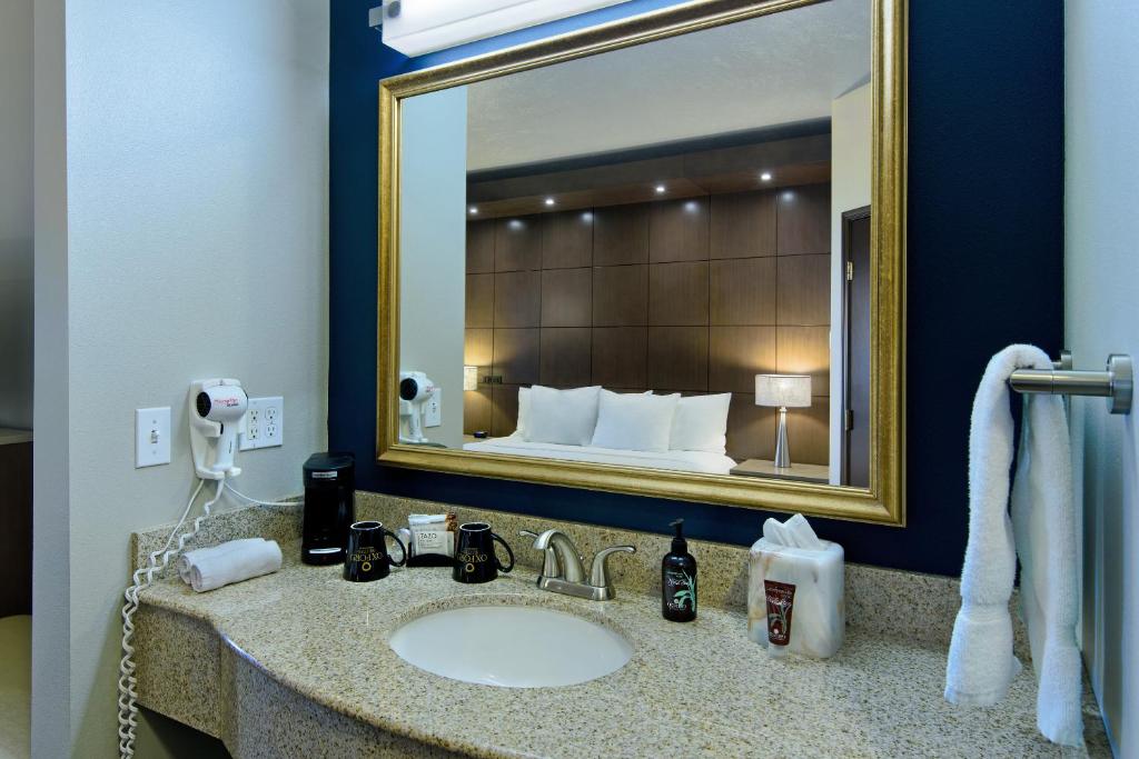 Oxford Suites Spokane, photo 3