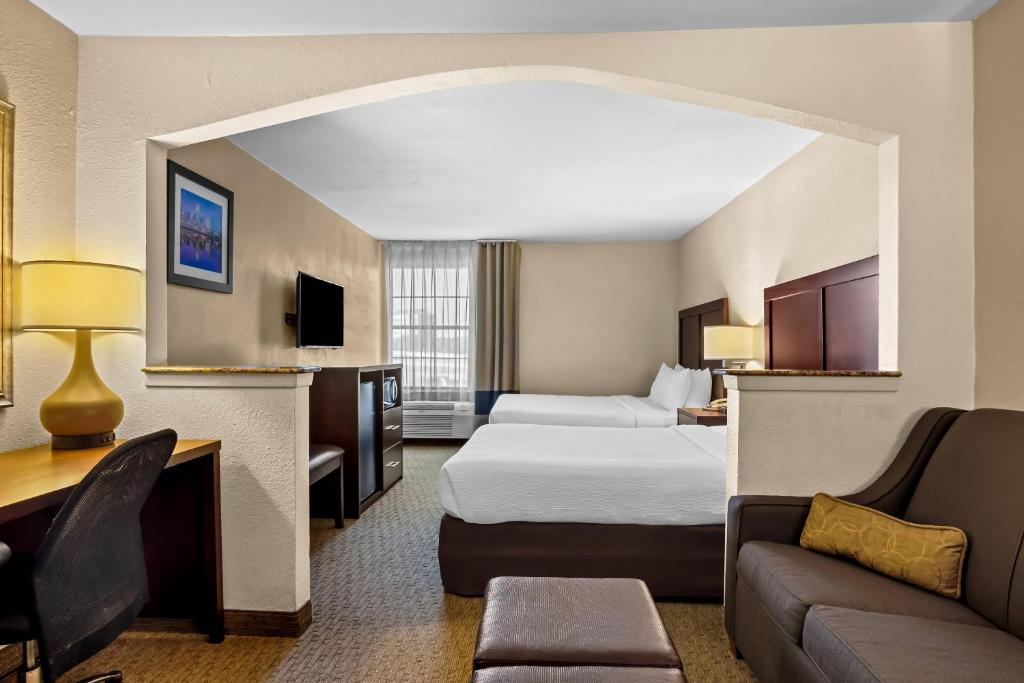 Quality Suites Irving-Las Colinas, photo 2