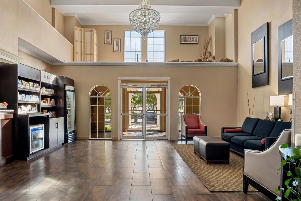 Quality Suites Irving-Las Colinas, photo 4