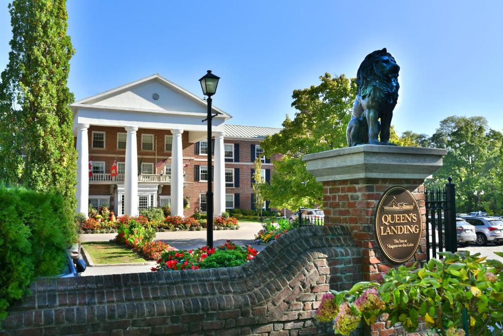 Queens Landing, photo 1