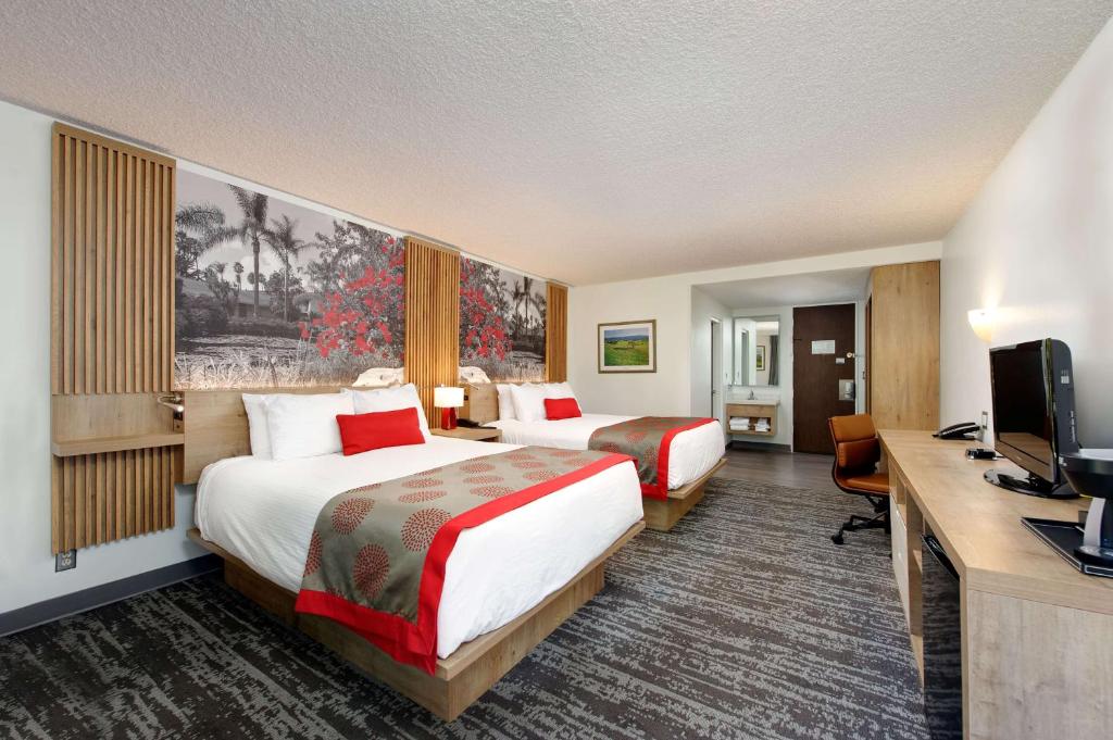 Ramada by Wyndham Santa Barbara, photo 2